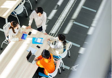 大学のサークル　など